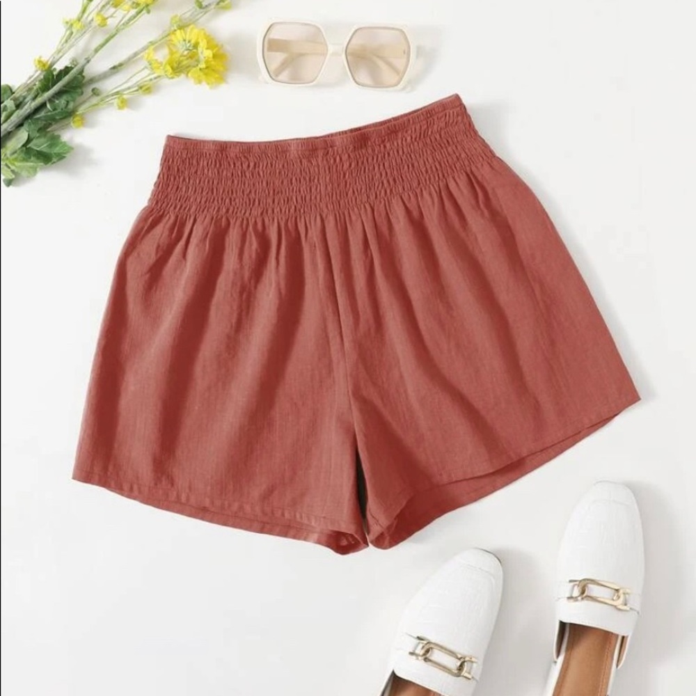Shirred wide waistband shorts